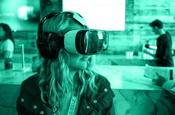 VR application development timeline showing 14-day sprint methodology with Unity interface and development milestones